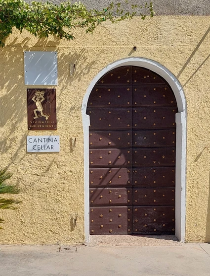 Degustazione di vini Lugana nella cantina più piccola del Lago di Garda 0